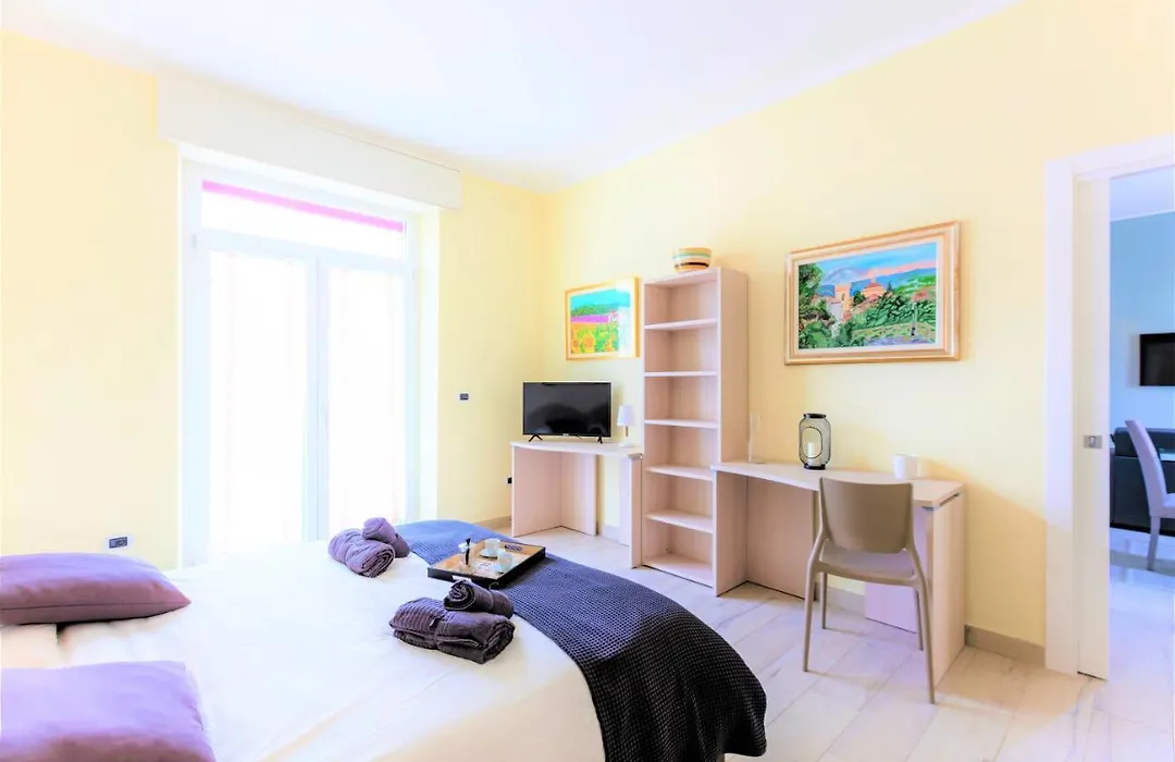 Hostly - Art & Color Rome Midtown - 3Br 2Ba-1
