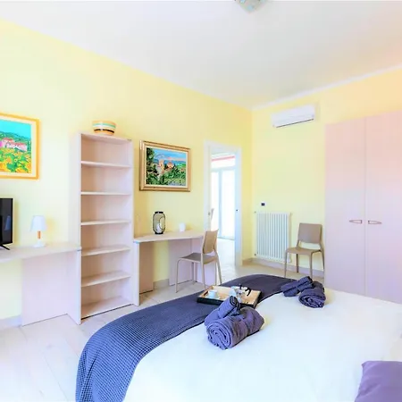 Hostly - Art & Color Rome Midtown - 3Br 2Ba-3